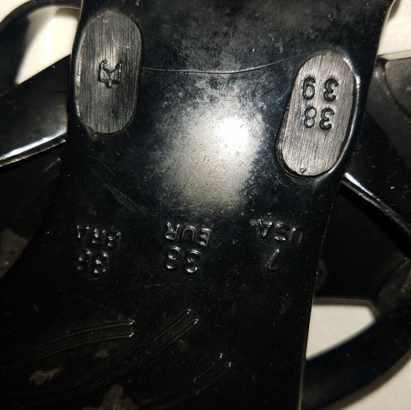 Chinese Laundry Sandals - Picture 4 of 5